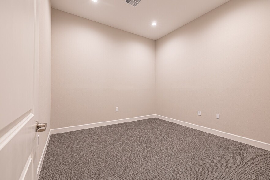 More Photos Of 4220 Cartwright Rd, Missouri City Medical For Sale