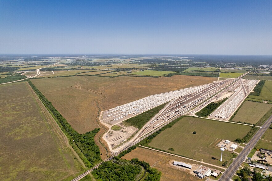 More Photos Of 4445 Highway 90 W, Dayton Warehouse For Sale