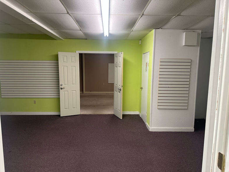 More Photos Of 3642 Tamiami Trl, Port Charlotte Unknown For Lease