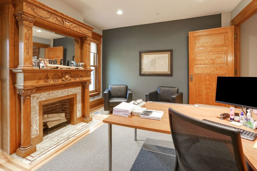 More Photos Of 4588 S Park Ave, Hamburg Office Residential For Sale