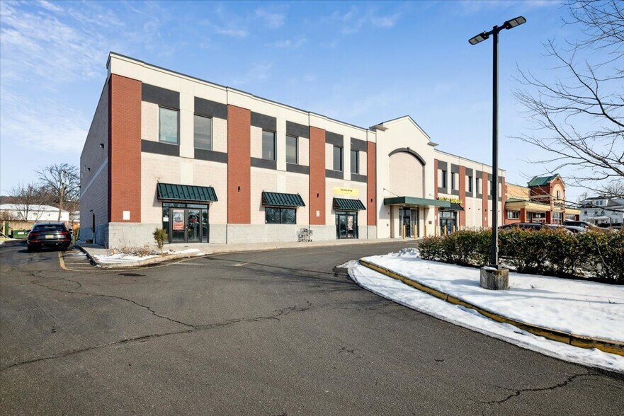 More Photos Of 509-513 W Union Ave, Bound Brook Freestanding For Lease