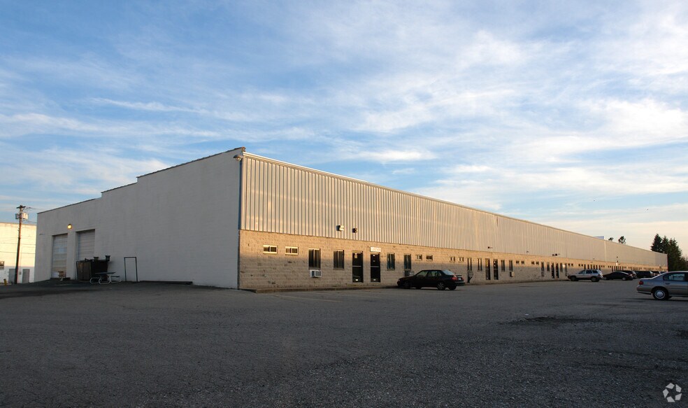 More Photos Of 22 Commerce Rd, Fairfield Warehouse For Lease