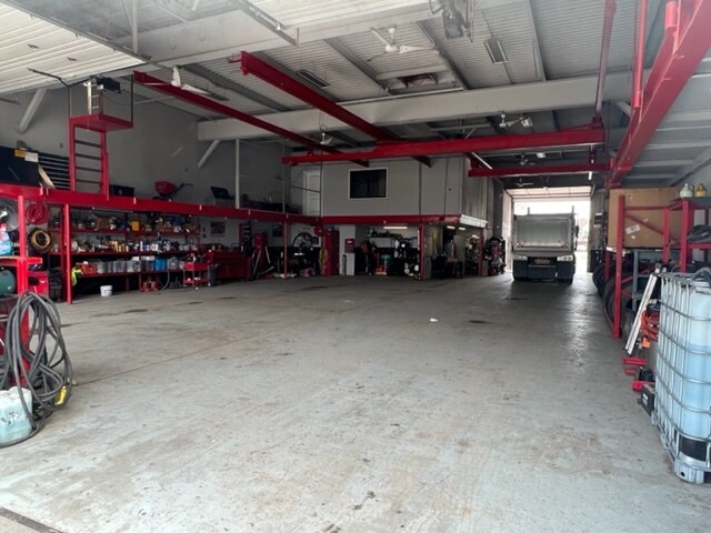 More Photos Of 81 Munson St, Milford Warehouse For Lease