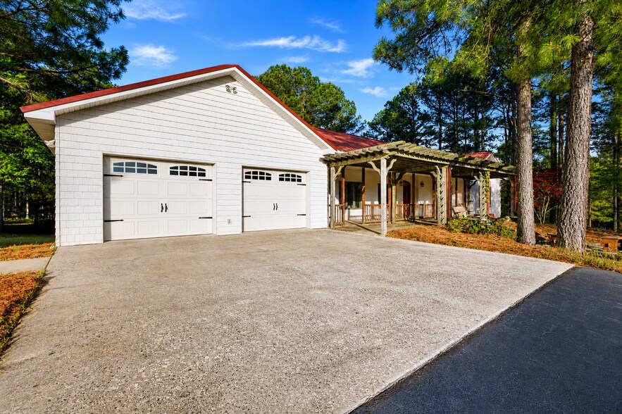 More Photos Of 267 Stinson Dr, Clinton Specialty For Sale