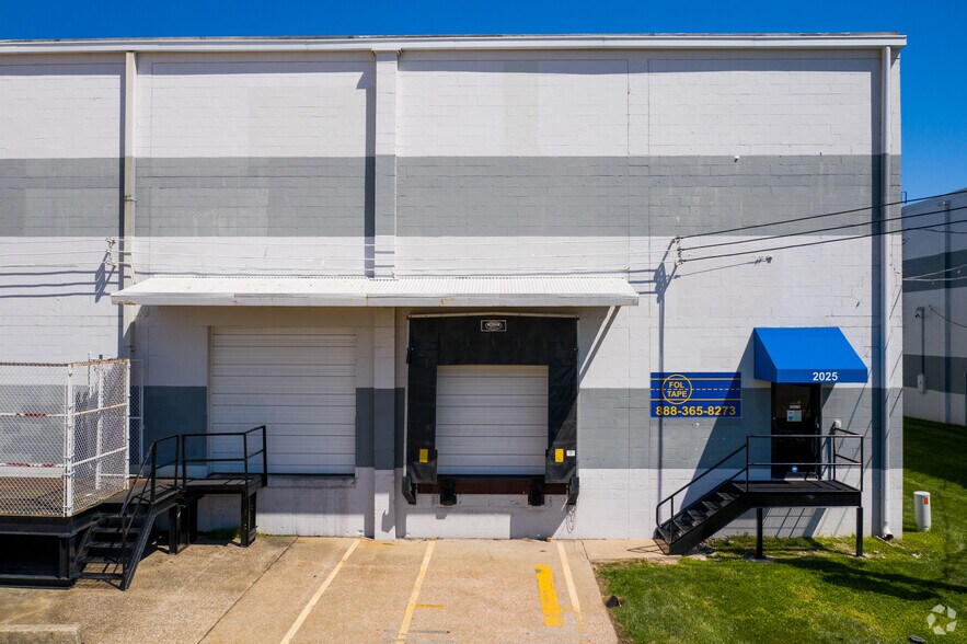 More Photos Of 2012 Corporate 44 Dr, Fenton Unknown For Lease