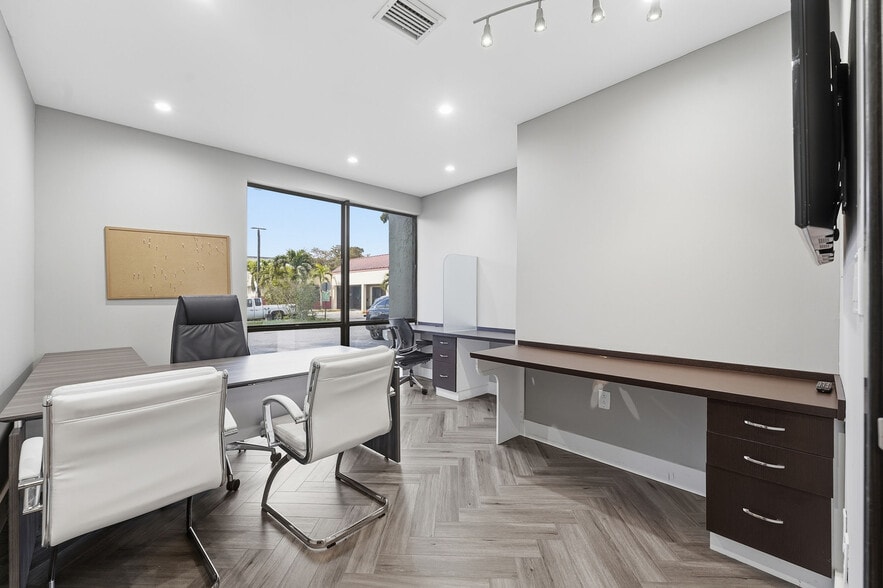 More Photos Of 520 NW 165th St, North Miami Beach Office For Sale