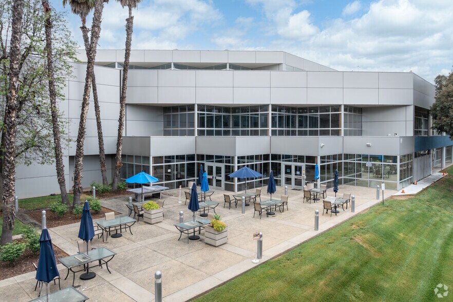 More Photos Of 41915 Business Park Dr, Temecula Light Manufacturing For Sale