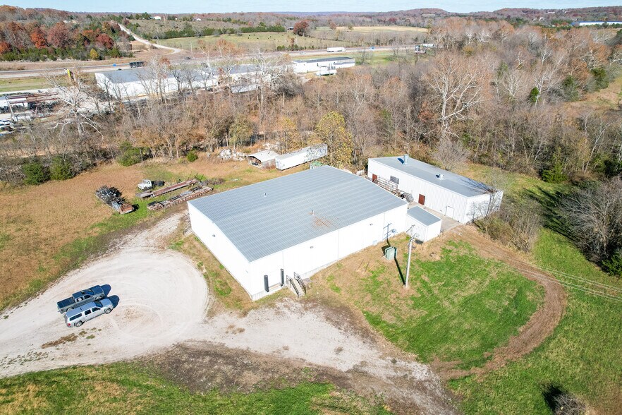 More Photos Of 27877 Glacier Point Rd, Lebanon Warehouse For Lease