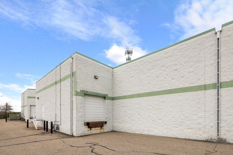 More Photos Of 3209 Terminal Dr, Eagan Warehouse For Sale