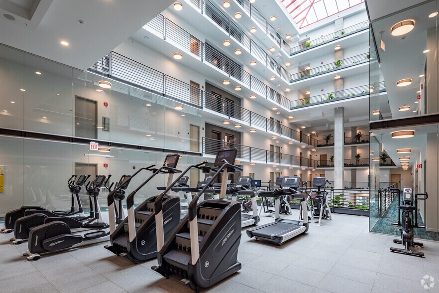 More Photos Of 3460 N Broadway St, Chicago Apartments For Lease