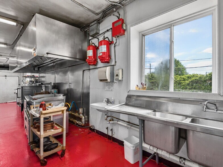 More Photos Of 76 E Main St, Brevard Restaurant For Sale
