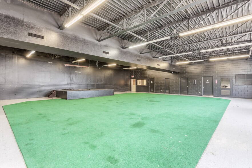 More Photos Of 100 Collinsville St, Whitesboro Light Manufacturing For Lease