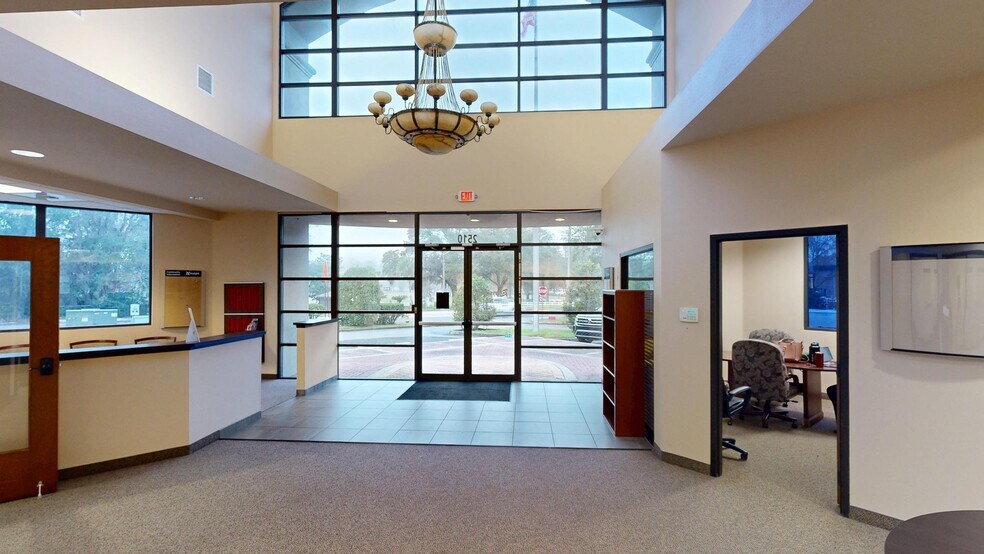 More Photos Of 2510 SE Maricamp Rd, Ocala Bank For Sale