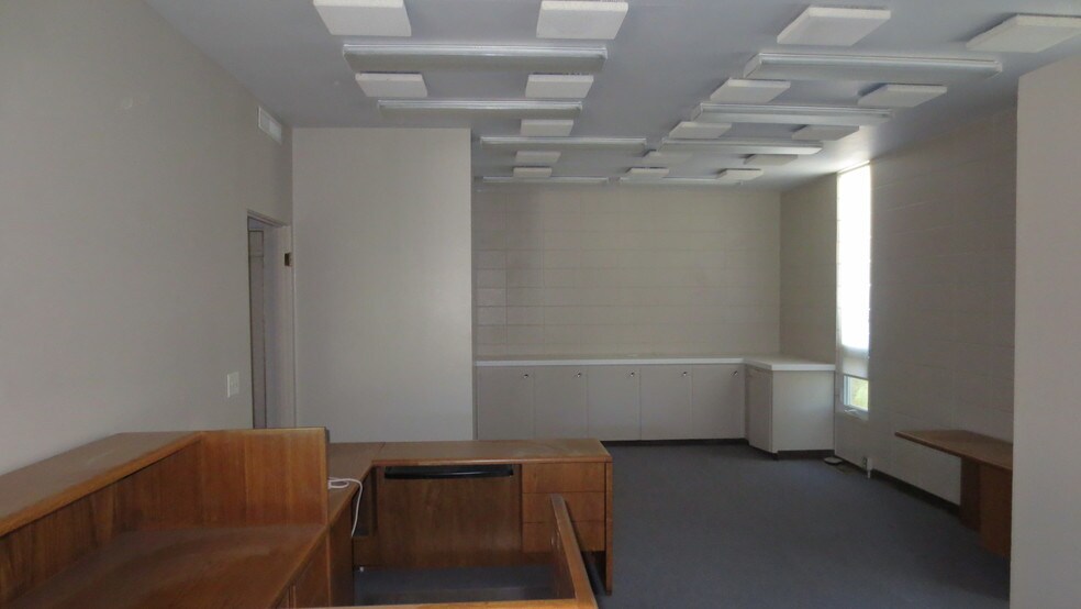 More Photos Of 360 W Sycamore St, Willows Office For Sale