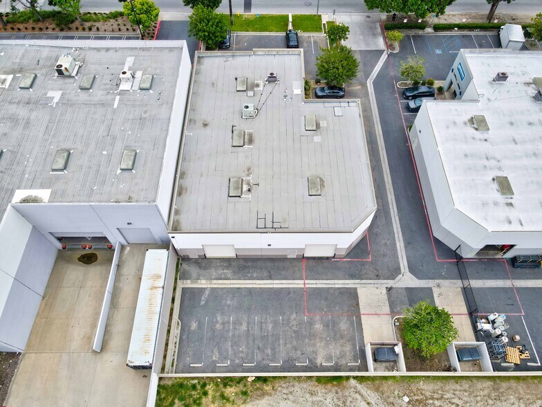 More Photos Of 1301 Foothill Blvd, Azusa Warehouse For Lease