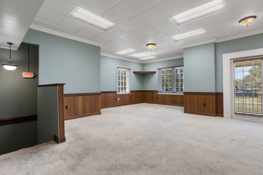 More Photos Of 282 Lameuse St, Biloxi Office For Sale