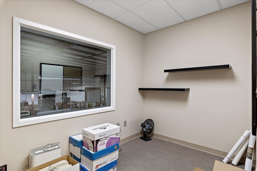 More Photos Of 21021 66th Ave W, Lynnwood Manufacturing For Sale