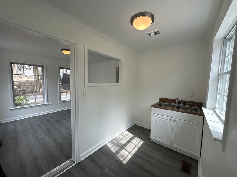 More Photos Of 4118 Clairmont Rd, Chamblee Medical For Sale