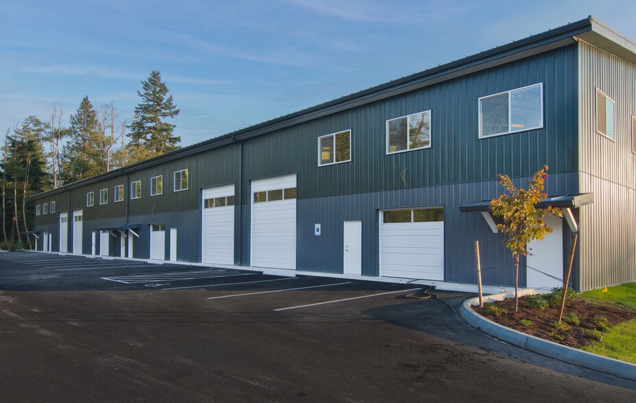 More Photos Of 2900 Peace Portal Dr, Blaine Distribution For Lease