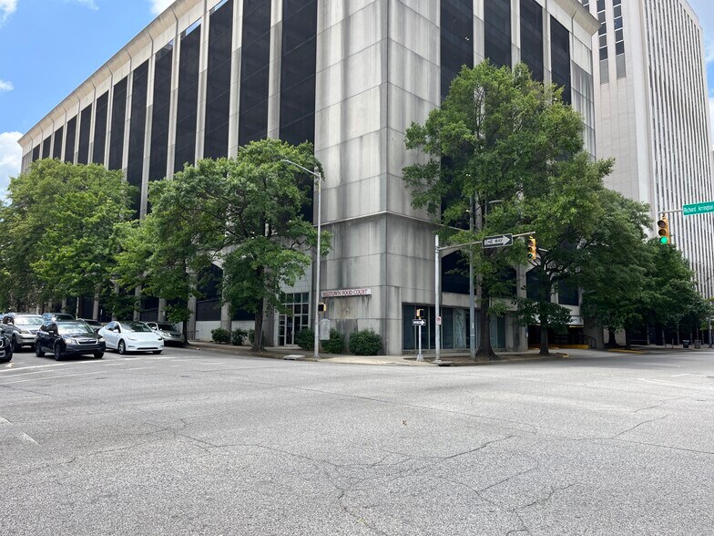 More Photos Of 2021 3rd Ave, Birmingham Specialty For Lease