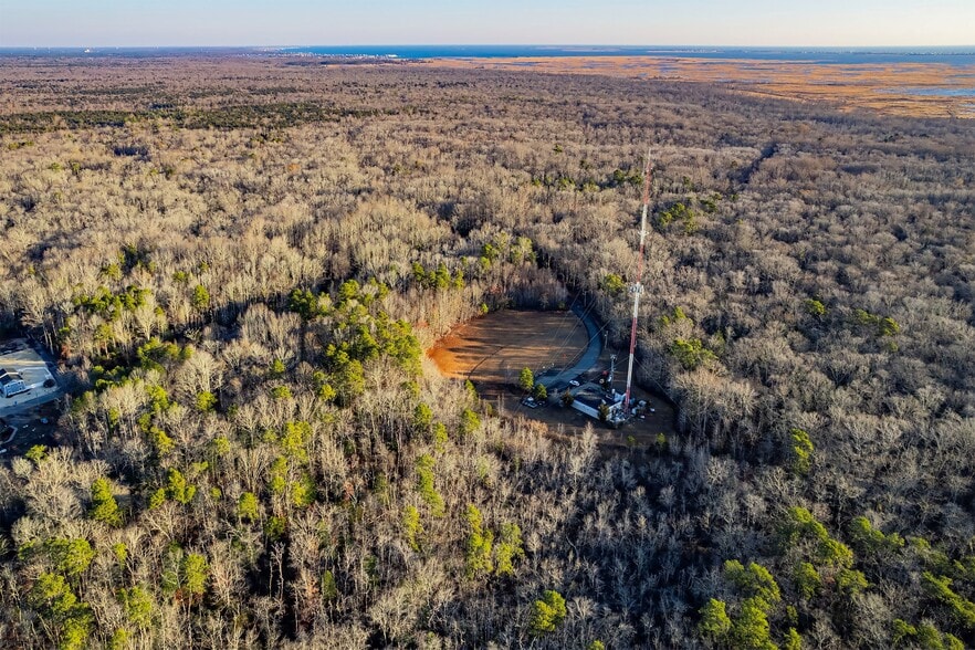 More Photos Of 641 Beach Ave, Stafford Airport For Sale