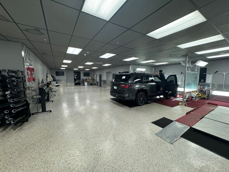 More Photos Of 7700 E 38th St, Tulsa Manufacturing For Lease