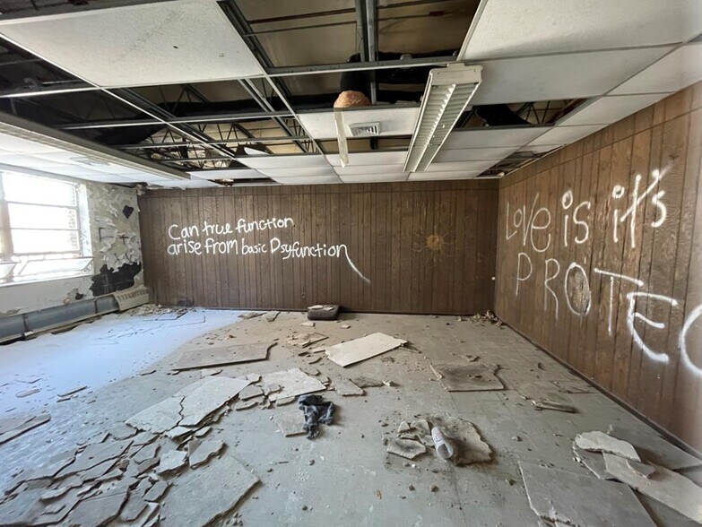 More Photos Of 335 W 14th St, Anderson Religious Facility For Sale
