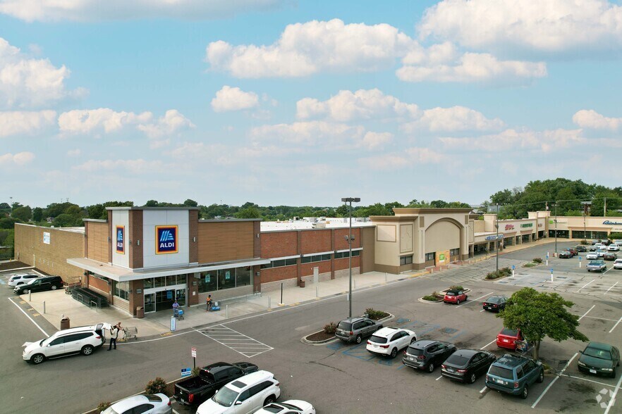 More Photos Of 3847-3865 Gravois Ave, Saint Louis Unknown For Lease