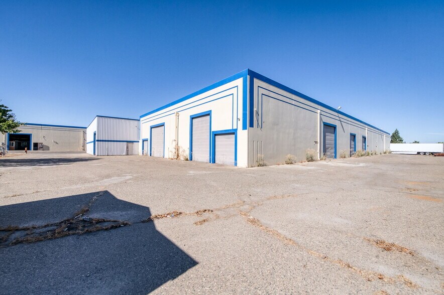 More Photos Of 5333 N Cornelia Ave, Fresno Warehouse For Sale