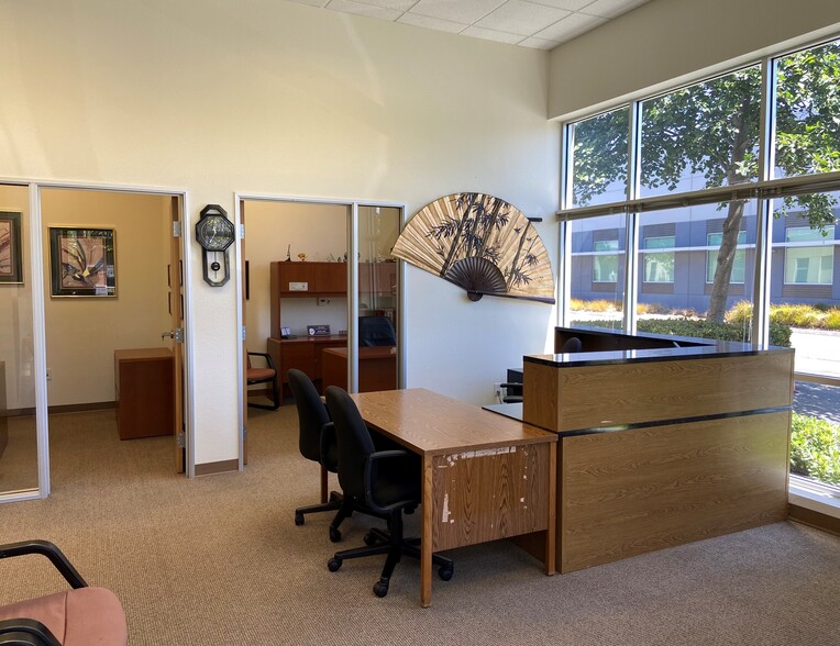 More Photos Of 2201-2213 N Loop Rd, Alameda Research And Development For Sale