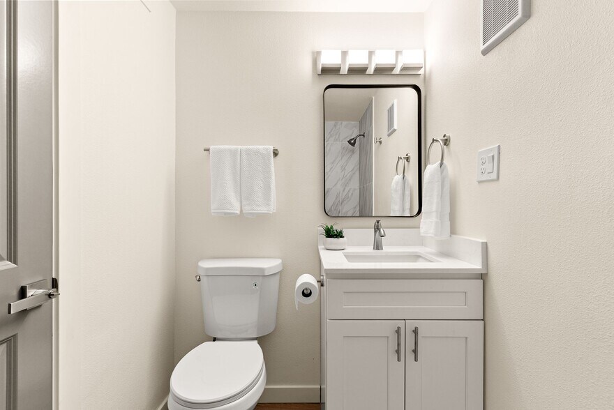 More Photos Of 14643 8th Ave SW, Burien Apartments For Sale