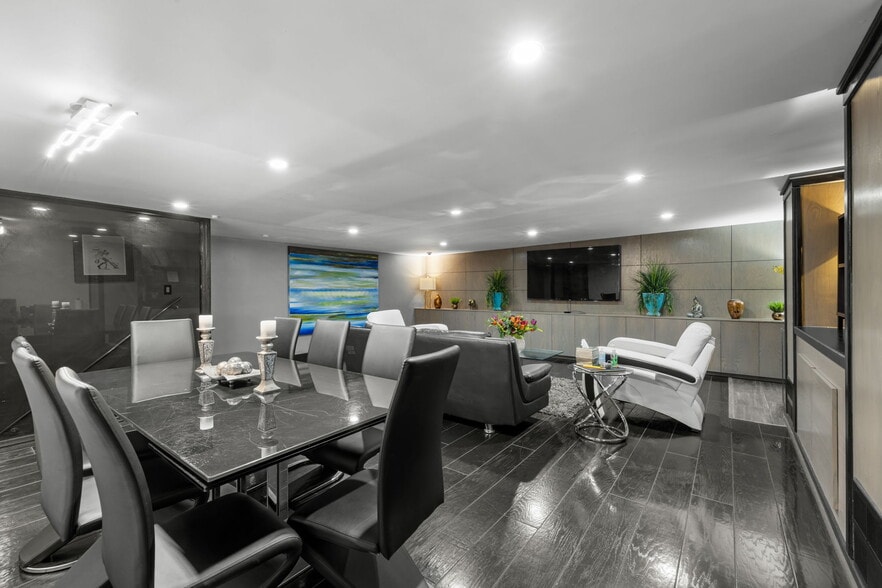 More Photos Of 5739 Tujunga Ave, North Hollywood Movie Radio TVStudio For Sale