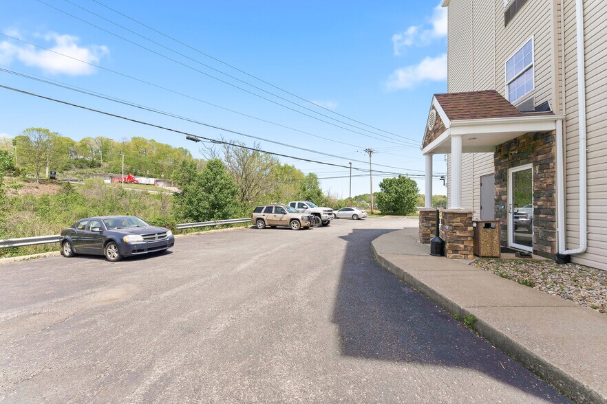 More Photos Of 15 Lawless Rd, Morgantown Hotel For Sale