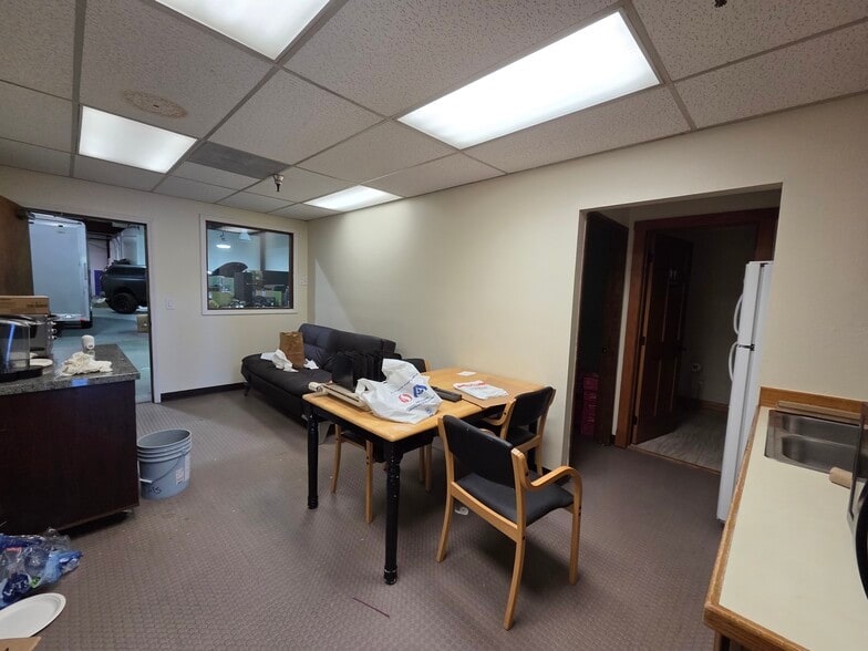 More Photos Of 4925 Indian School Rd NE, Salem Warehouse For Lease