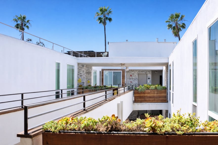 More Photos Of 901 Ocean Ave, Santa Monica Apartments For Sale