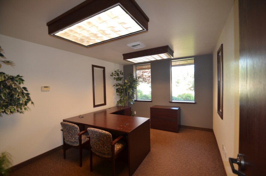 More Photos Of 108 W Fremont Ave, Selah Bank For Sale