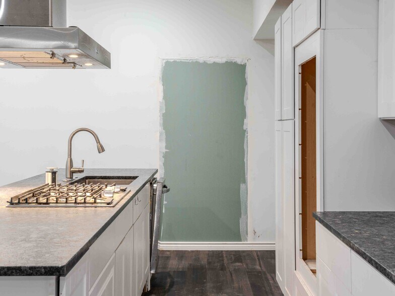 More Photos Of 210 E Galena Ave, Aurora General Retail For Sale