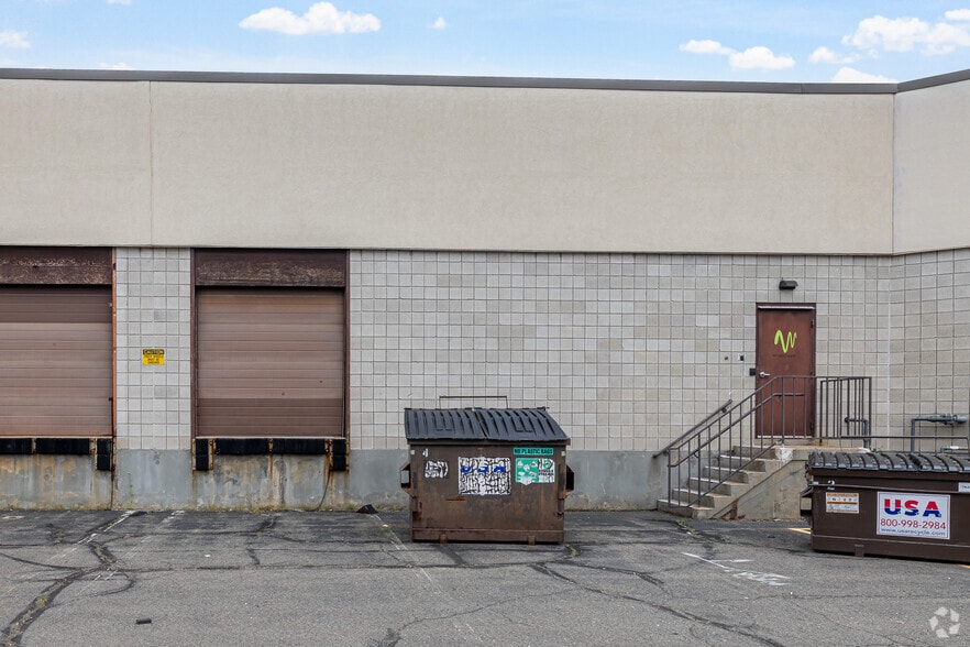 More Photos Of 111-121 Roberts St, East Hartford Business Park For Lease