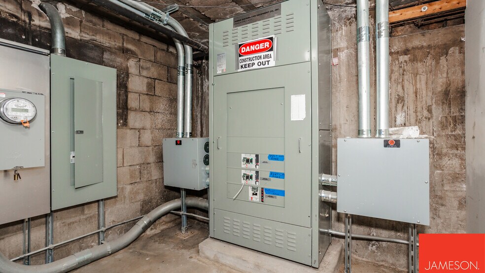 More Photos Of 3075 E Cheltenham Pl, Chicago Apartments For Sale