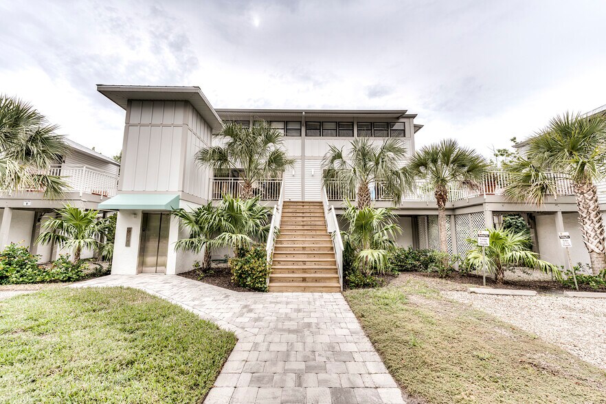 More Photos Of 1149 Periwinkle Way, Sanibel Office For Sale