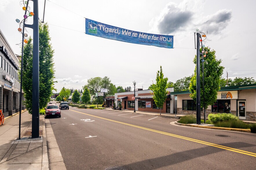 More Photos Of 12525 SW Main St, Tigard Storefront Retail Office For Lease