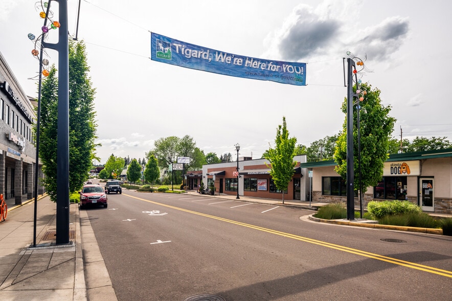 More Photos Of 12525 SW Main St, Tigard Storefront Retail Office For Lease