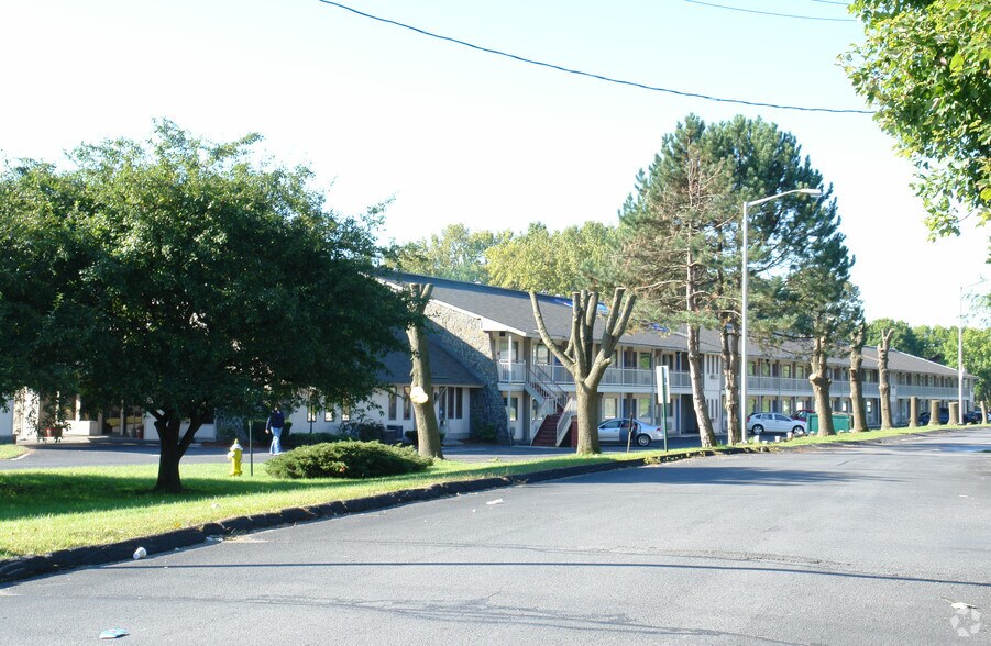 More Photos Of 1630 Central Ave, Albany Hotel For Sale