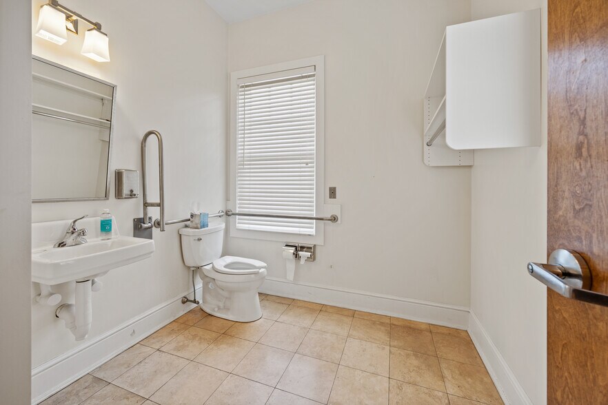 More Photos Of 76 Tokeneke Rd, Darien Office For Lease