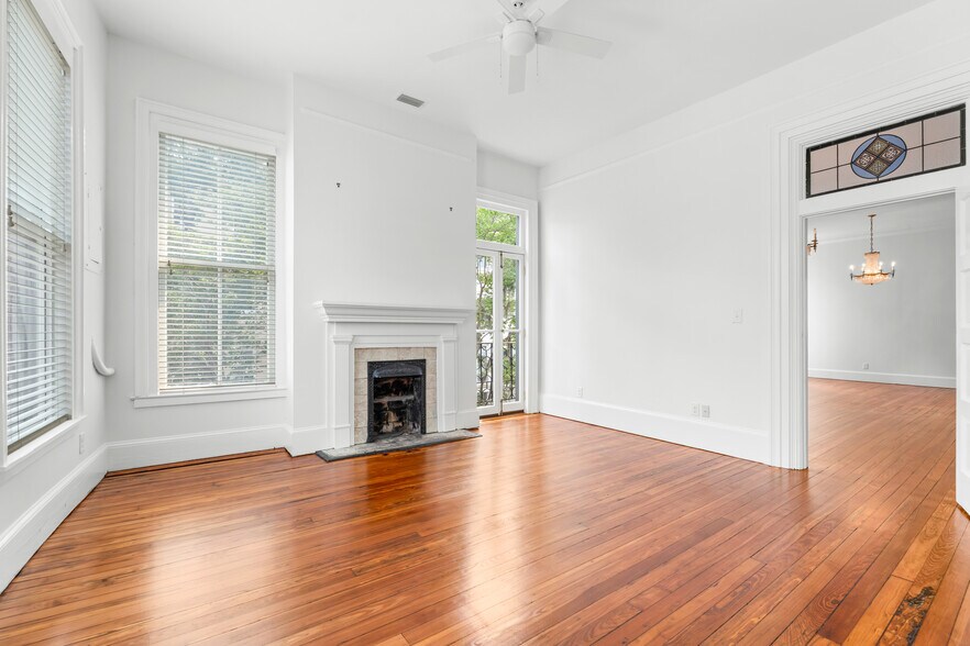 More Photos Of 417 Whitaker St, Savannah Storefront Retail Residential For Sale