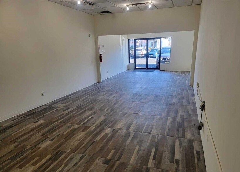 More Photos Of 469 Passaic St, Hackensack Freestanding For Lease