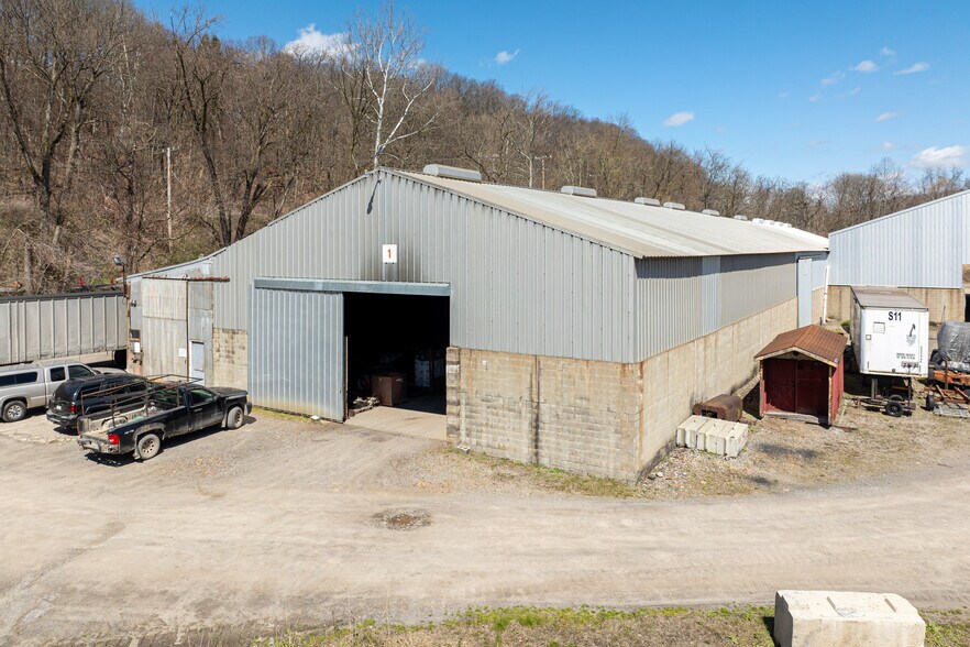 More Photos Of 700 Riverside Dr, Freeport Industrial For Sale