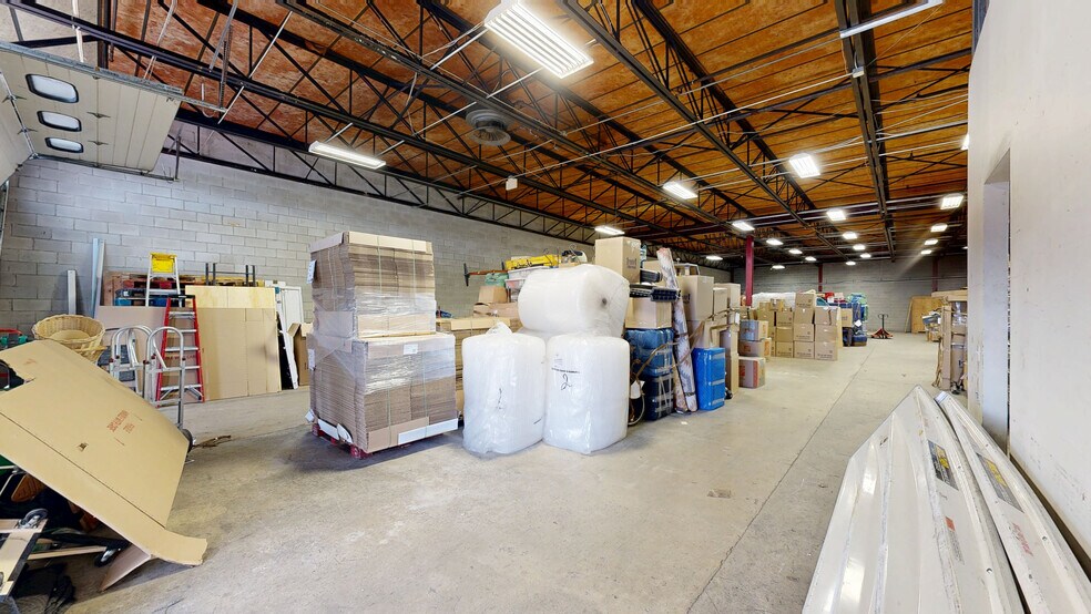 More Photos Of 1 Johnson Dr, Raritan Unknown For Lease