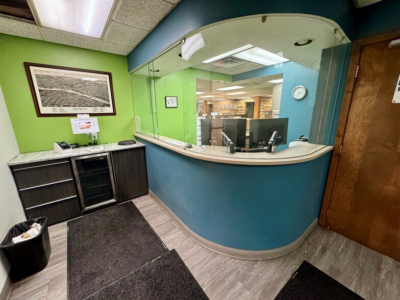 More Photos Of 1827 18th Ave, Rockford Manufacturing For Lease