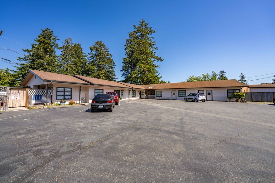 More Photos Of 542 Pacific Ave, Brookings Multifamily For Sale